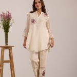 Of fwhite Floral Short Kurta Set