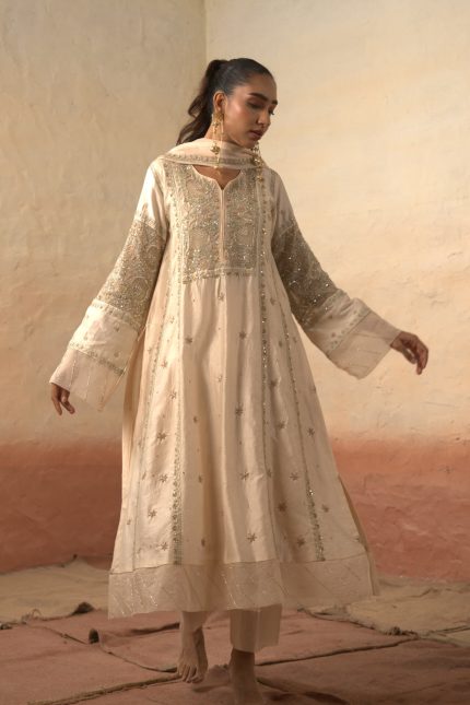 Ivory Chanderi Thread Embroidered Suit Set
