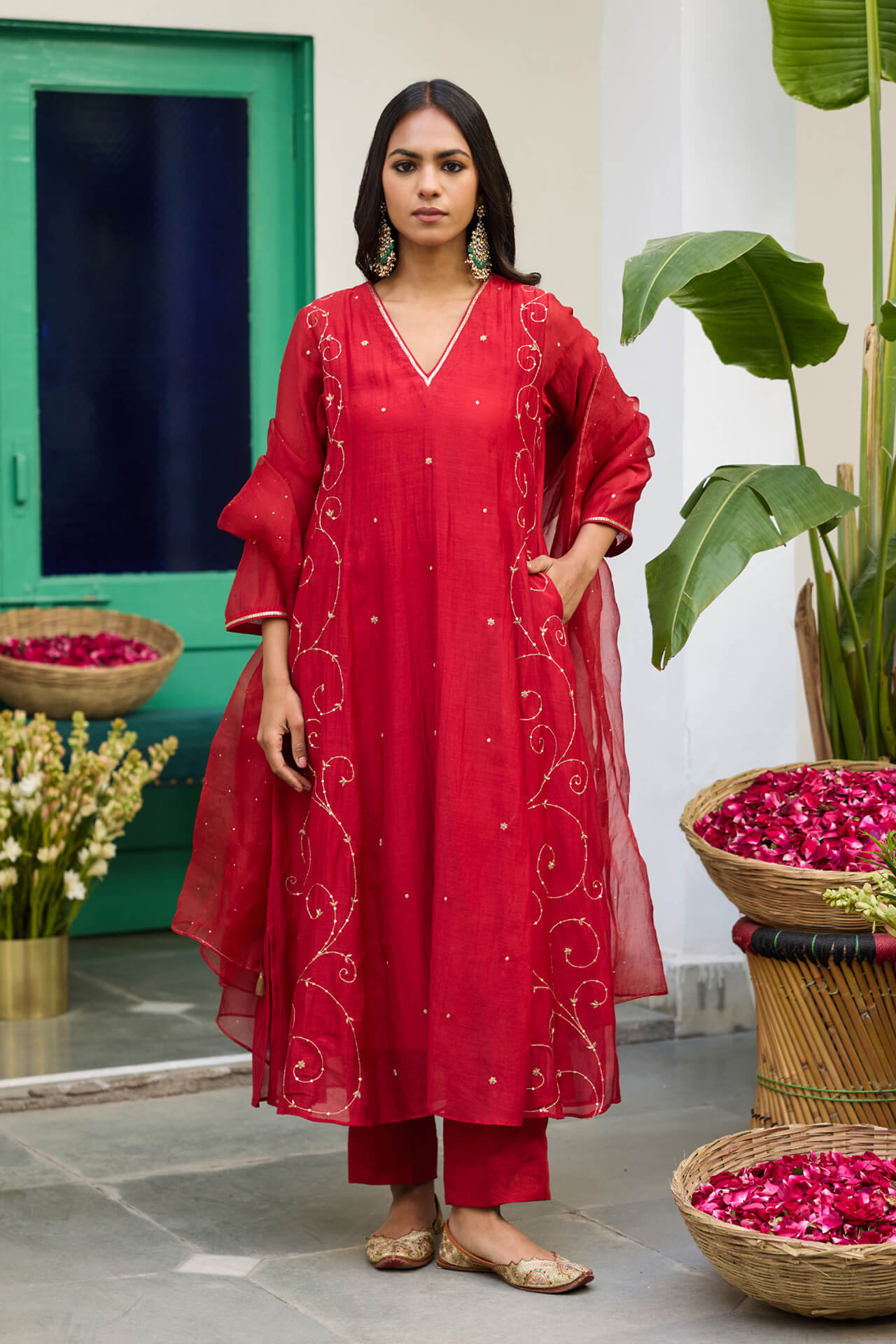 BWS00234-TTCHSS2026002_01 Red Naveli Mootichor Kurta Set - Image 1