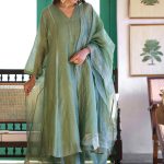 Purvai Dhoop Chaon Kurta Set