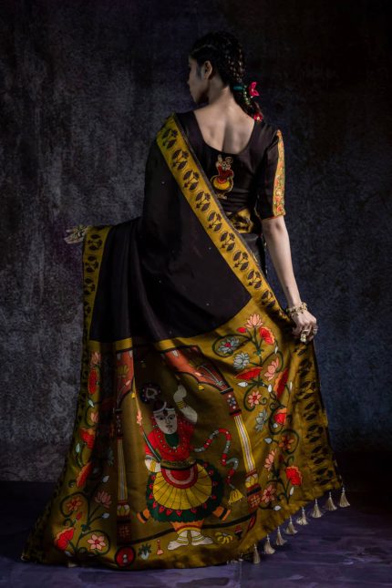 Mangalmurti Maati Metallic Saree