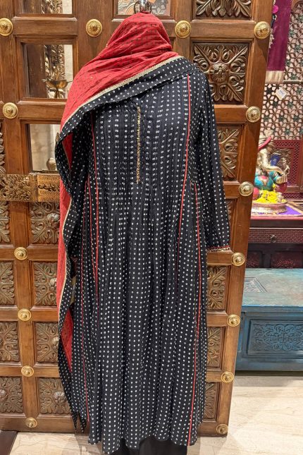 Black Bandhani Printed V-Neck Kurta with Pants & Red Printed Dupatta