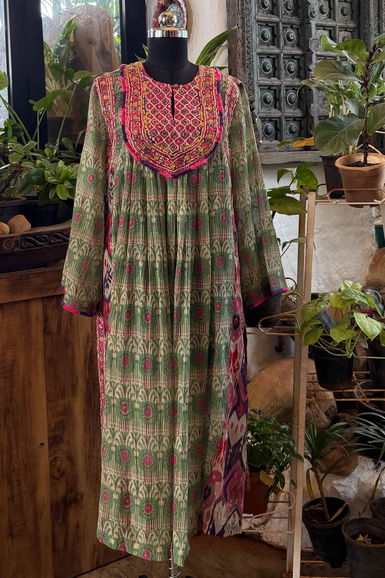 1-2 Green Printed Pink Embroidered Gathered Yoke Side Ikkat Panel Kurta - Image 1