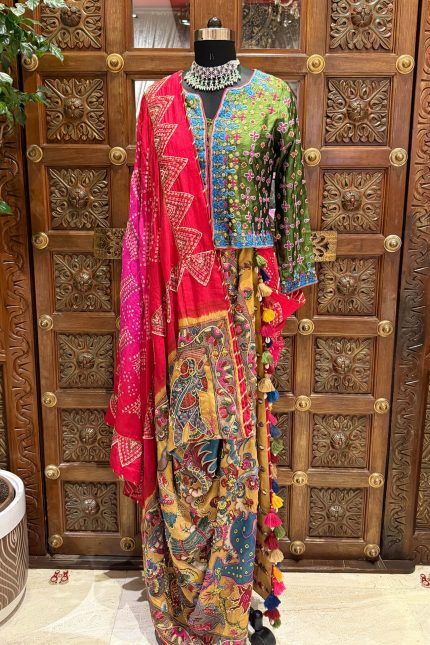 Red & Pink Shaded Bandhani with Kalamkari Pallu Embroidered Saree